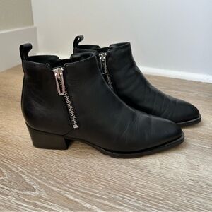 Aquatalia Fantina Weatherproof Leather Ankle Bootie, size 8